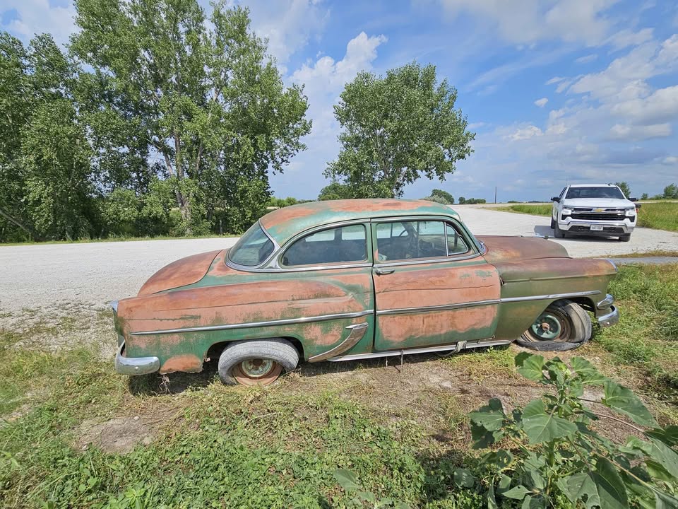 1954 Chevrolet classic - Image 3