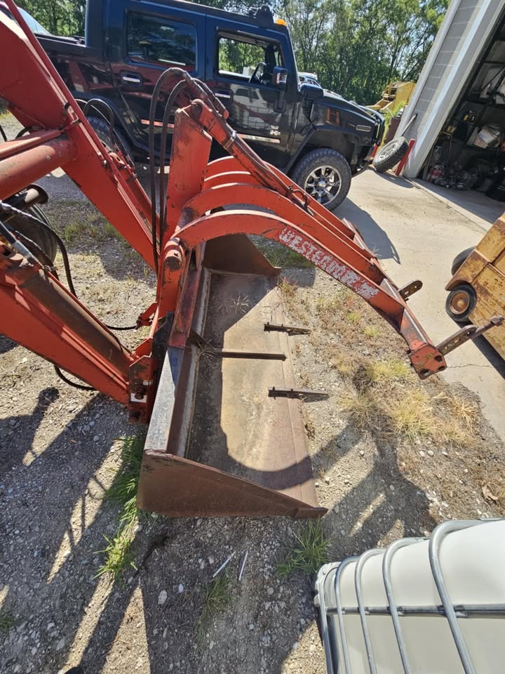 Sold -1975 Tractor Allis-Chalmers 200 w/ loader - Image 13