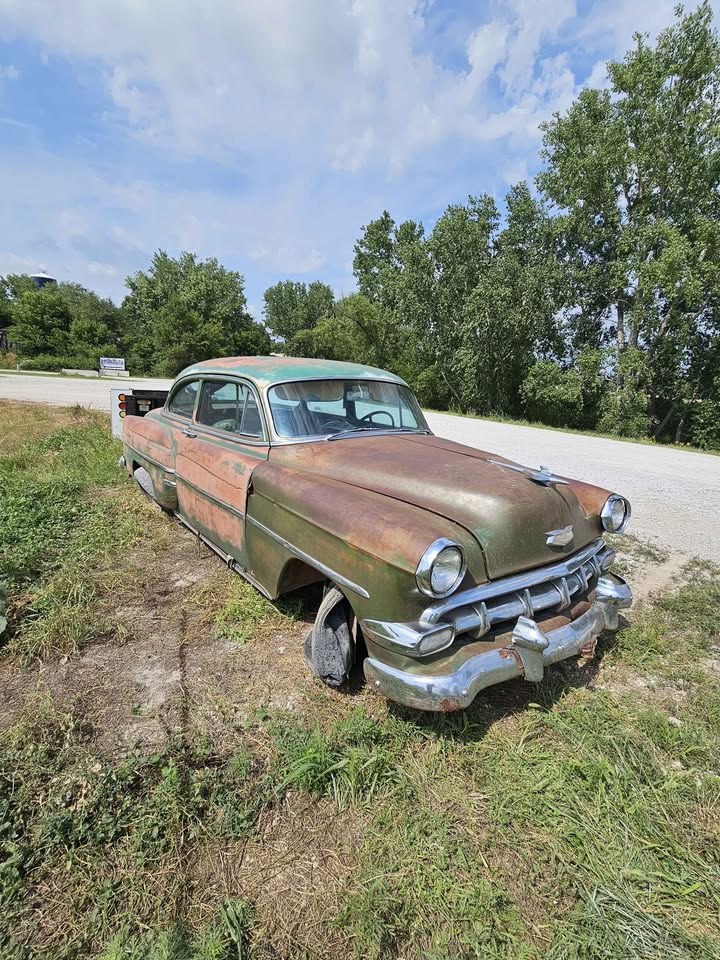 1954 Chevrolet classic - Image 4