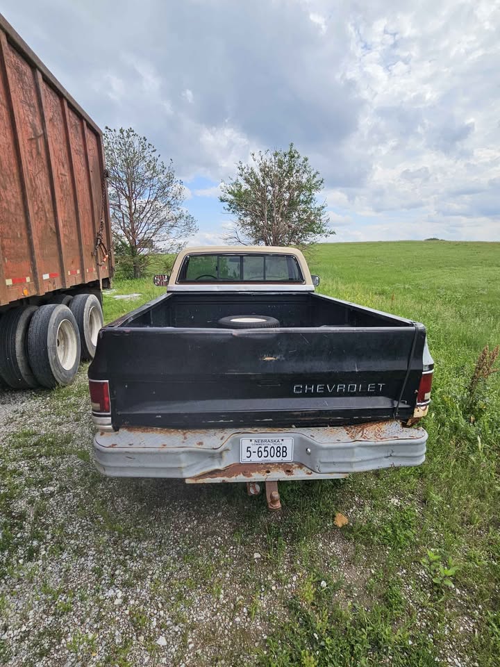 Sold -1985 Chevrolet 1500 regular cab Long Bed - Image 6