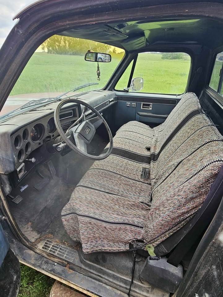 Sold -1985 Chevrolet 1500 regular cab Long Bed - Image 5