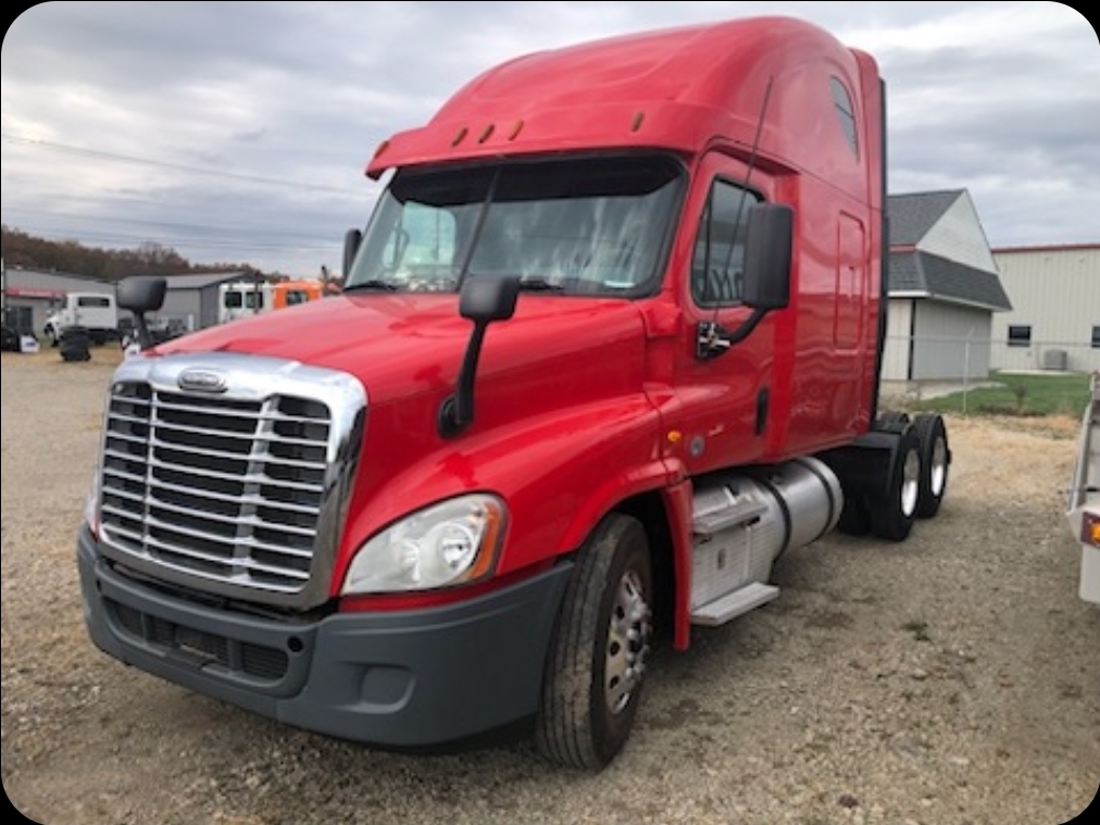 2018 Freightliner Cascadia 125 Semi Truck — 475,683 Miles | 8.5/10 | Sleeper
