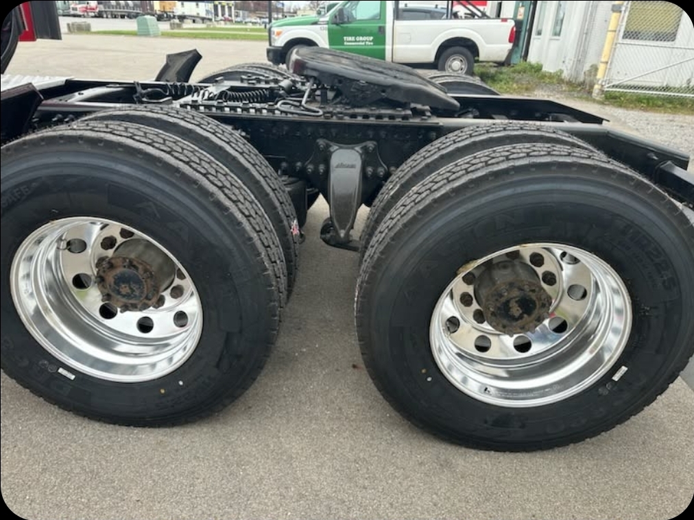 2018 Freightliner Cascadia 125 Semi Truck — 475,683 Miles | 8.5/10 | Sleeper - Image 5